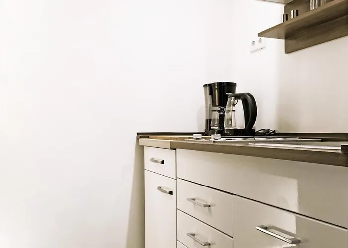 Schicke Souterrainwohnung Lägenhet